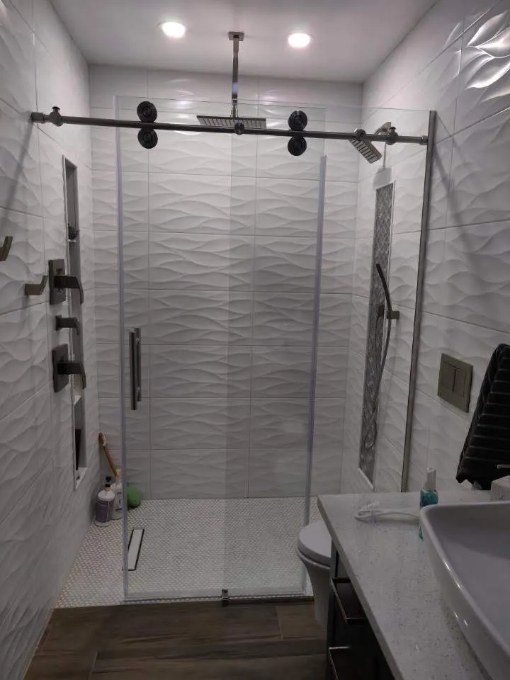 Shower remodel by JT Moderna